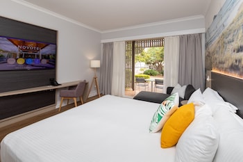 Executive Room, 1 King Bed, Lagoon View