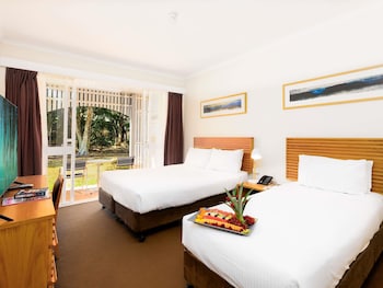 Room, Multiple Beds, Garden View