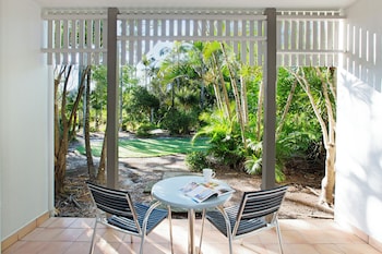 Room, Multiple Beds, Garden View