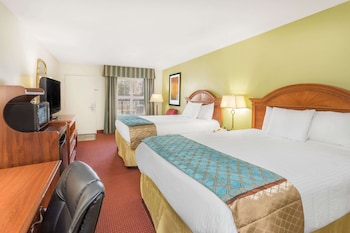 Room, 2 Queen Beds, Non Smoking