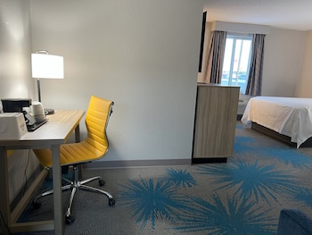 Deluxe Room, Multiple Beds, Non Smoking