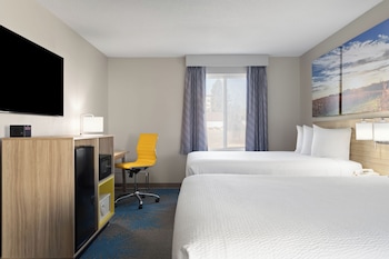 Deluxe Room, 2 Queen Beds, Non Smoking