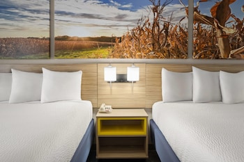 Deluxe Room, 2 Queen Beds, Non Smoking