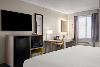 Standard Room, 1 King Bed