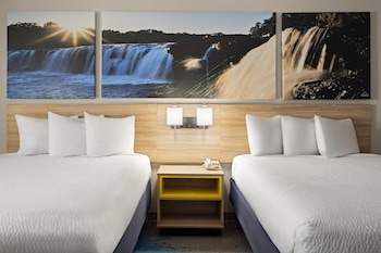 Deluxe Room, Multiple Beds, Non Smoking