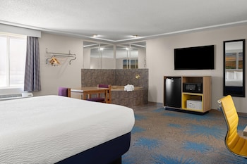 Studio Suite, 1 King Bed, Non Smoking