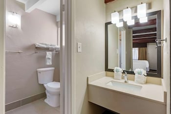 Suite, 2 Queen Beds, Non Smoking, Refrigerator & Microwave
