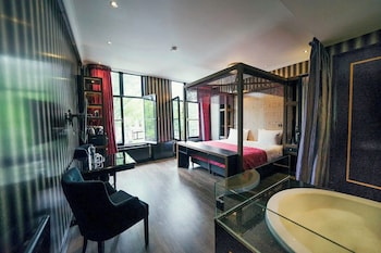 Deluxe Room, Jetted Tub, Canal View (Special)