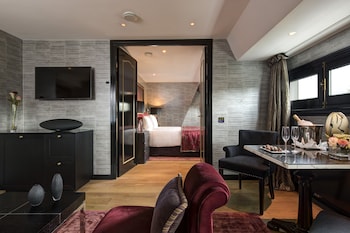 Executive Suite, Jetted Tub