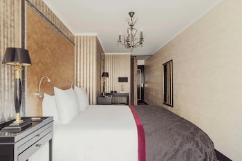 Double Room (Canal View)