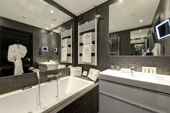 Double Room (Canal View)