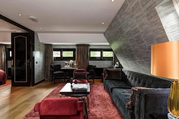 Executive Suite, Jetted Tub