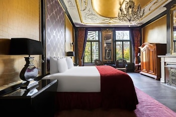 Royal Suite, Jetted Tub (Split Level)