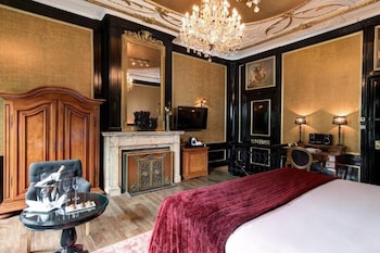 Royal Suite, Jetted Tub (Split Level)