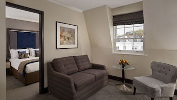 Deluxe One Bedroom Suite (double bed)