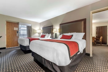 Suite, 2 Queen Beds, Non Smoking, Refrigerator & Microwave (2nd Floor;with Sofabed)