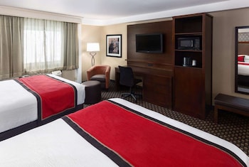 Standard Room, 2 Queen Beds, Non Smoking, Refrigerator & Microwave (2nd Floor)