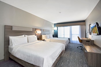 Standard Room, 2 Queen Beds, Balcony