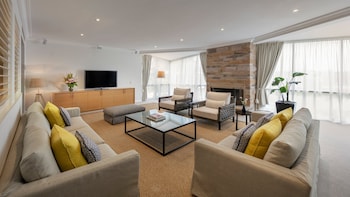 Suite, 1 King Bed (Manor)