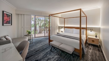 Suite, 1 King Bed with Sofa bed, Garden View (Homestead)