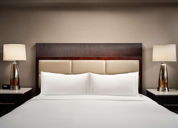 Executive Room, 1 King Bed, Club Lounge Access