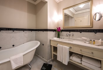 Ernest Hemingway Suite