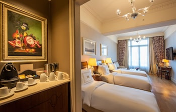 Grand Pera Studio Triple Room