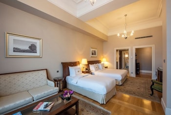 Grand Pera Triple Room