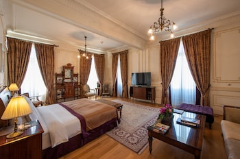 Senior Suite