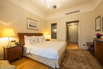 Deluxe Golden Horn Side Room with King Bed