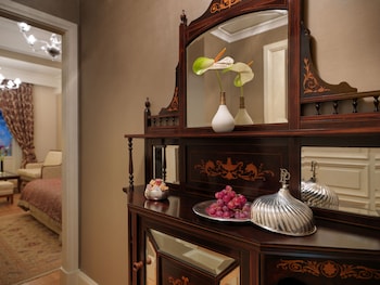 Grand Pera Triple Room