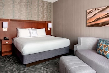Deluxe Room, 1 King Bed with Sofa bed, Balcony, Courtyard View (Balcony Courtyard View)
