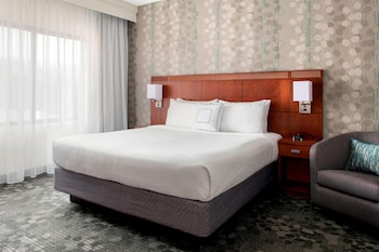 Deluxe Room, 1 King Bed with Sofa bed, Balcony, Courtyard View (Balcony Courtyard View)