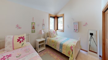 Condo, 3 Bedrooms (Gold)
