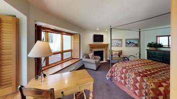 Condo, 4 Bedrooms (Gold)