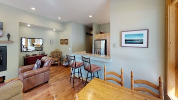 Condo, 1 Bedroom (Gold)