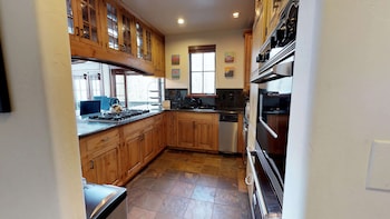 House, 5 Bedrooms (Platinum)