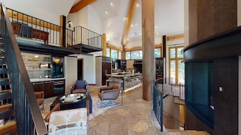Luxury House, 6 Bedrooms (Platinum)