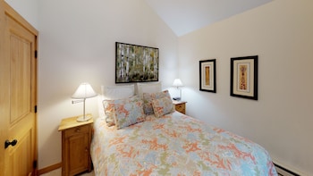 Condo, 3 Bedrooms (Gold)