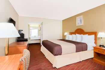 Standard Room, 1 King Bed, Non Smoking