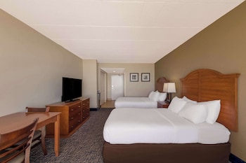 Standard Room, 2 Double Beds, Non Smoking
