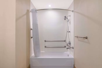 Room, 2 Double Beds, Accessible with Roll In Shower, Non Smoking