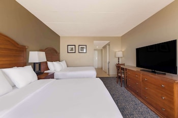 Room, 2 Double Beds, Accessible with Roll In Shower, Non Smoking
