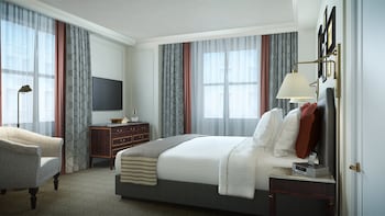 Premium Room, 1 King Bed, City View