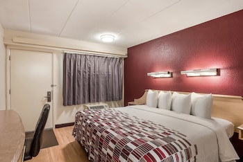 Standard Room, 1 King Bed (Smoke Free)