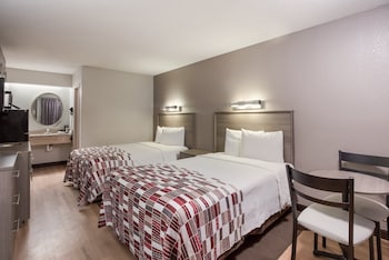 Deluxe Room, 2 Double Beds, Kitchen (Smoke Free)