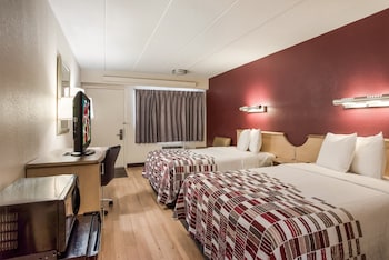 Deluxe Room, 2 Double Beds (Smoke Free)