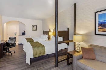 Suite, 2 Queen Beds, Non Smoking