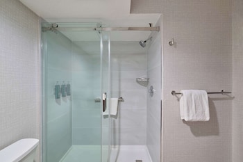 Deluxe Room, 1 King Bed, Balcony