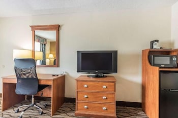 Standard Room, 2 Queen Beds, Non Smoking